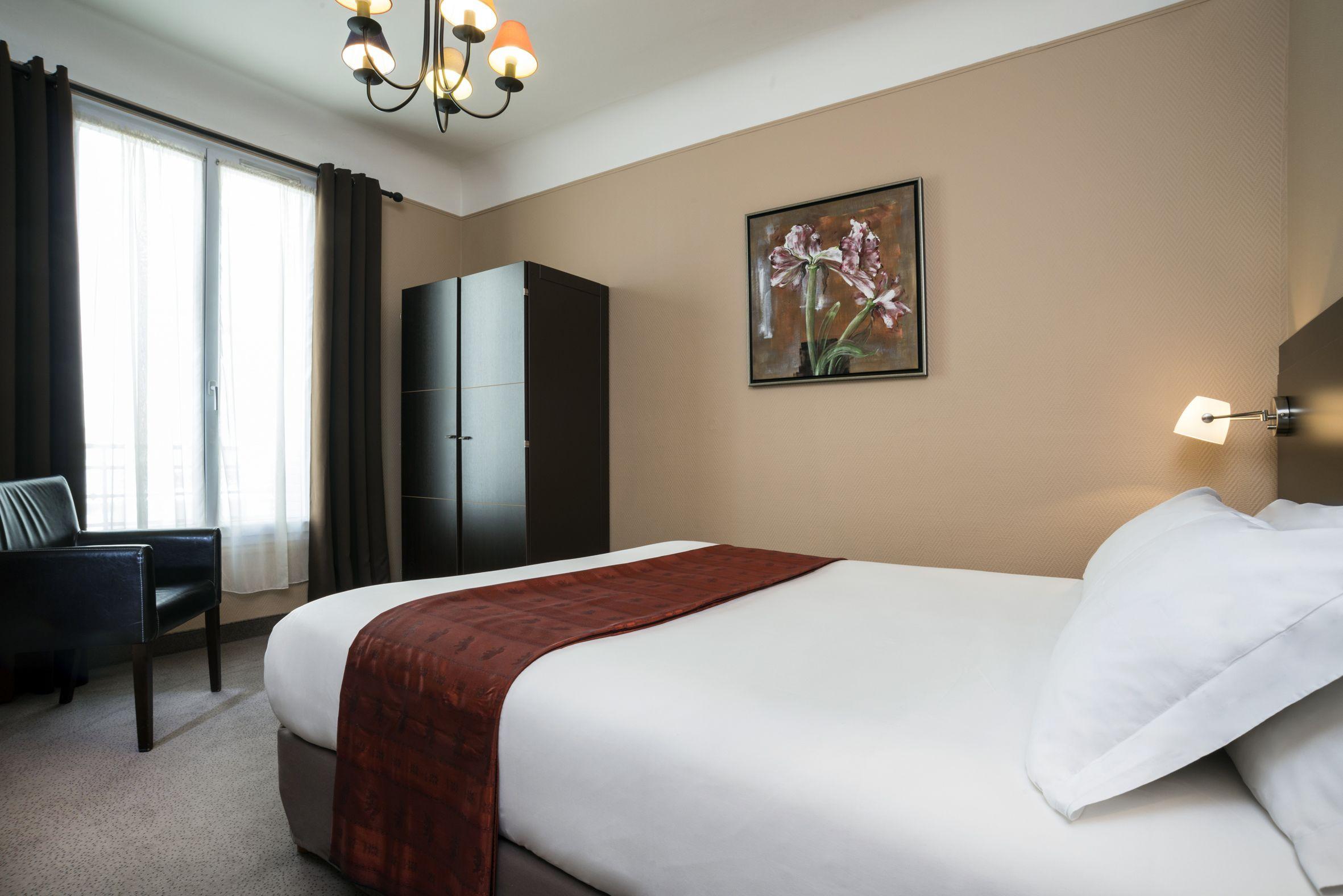 Hotel Chatillon Montparnasse 3*
